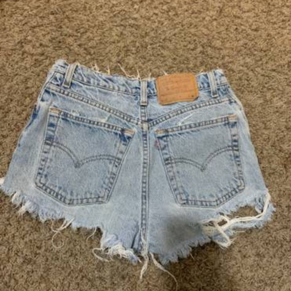 Levi’s Distressed High Rise Shorts - Picture 2 of 4